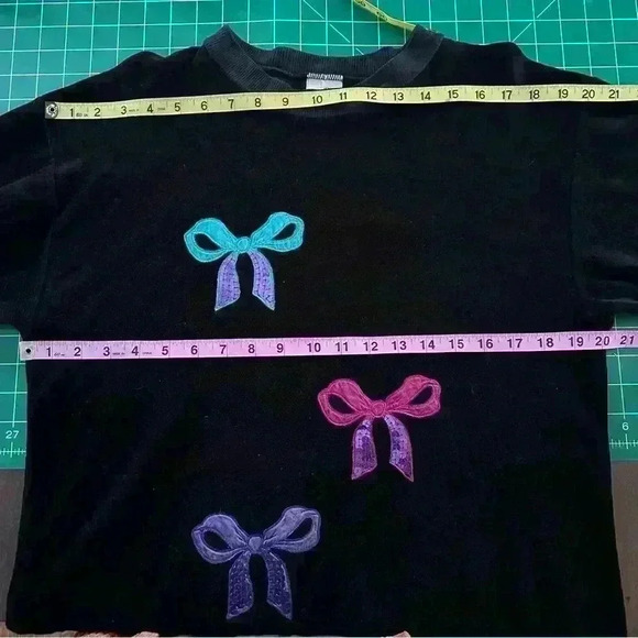 Vintage crewneck velour pullover with sequin bows size small - Picture 5 of 16